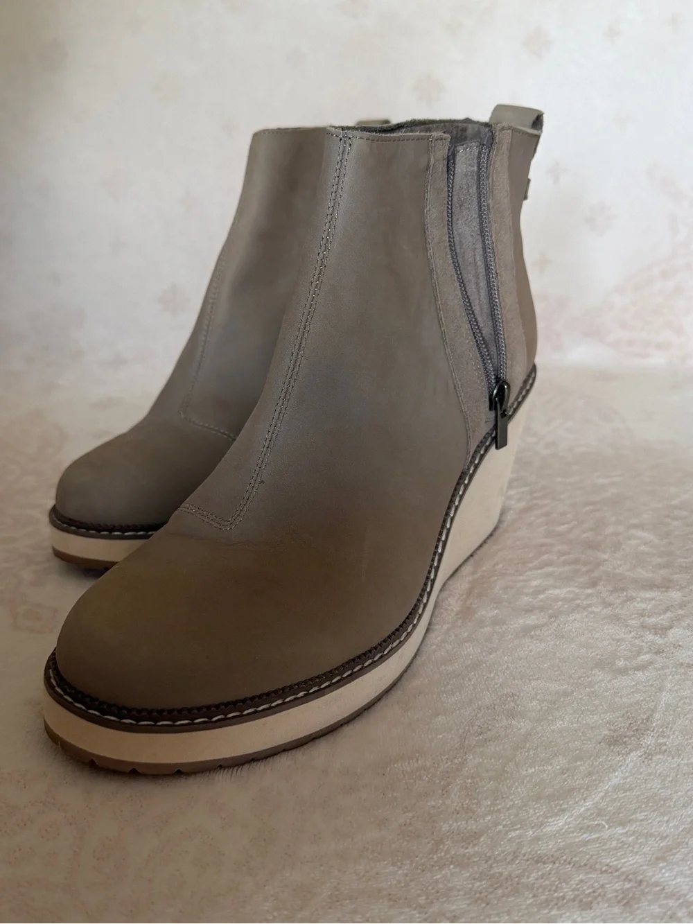 Toms stylish taupe
